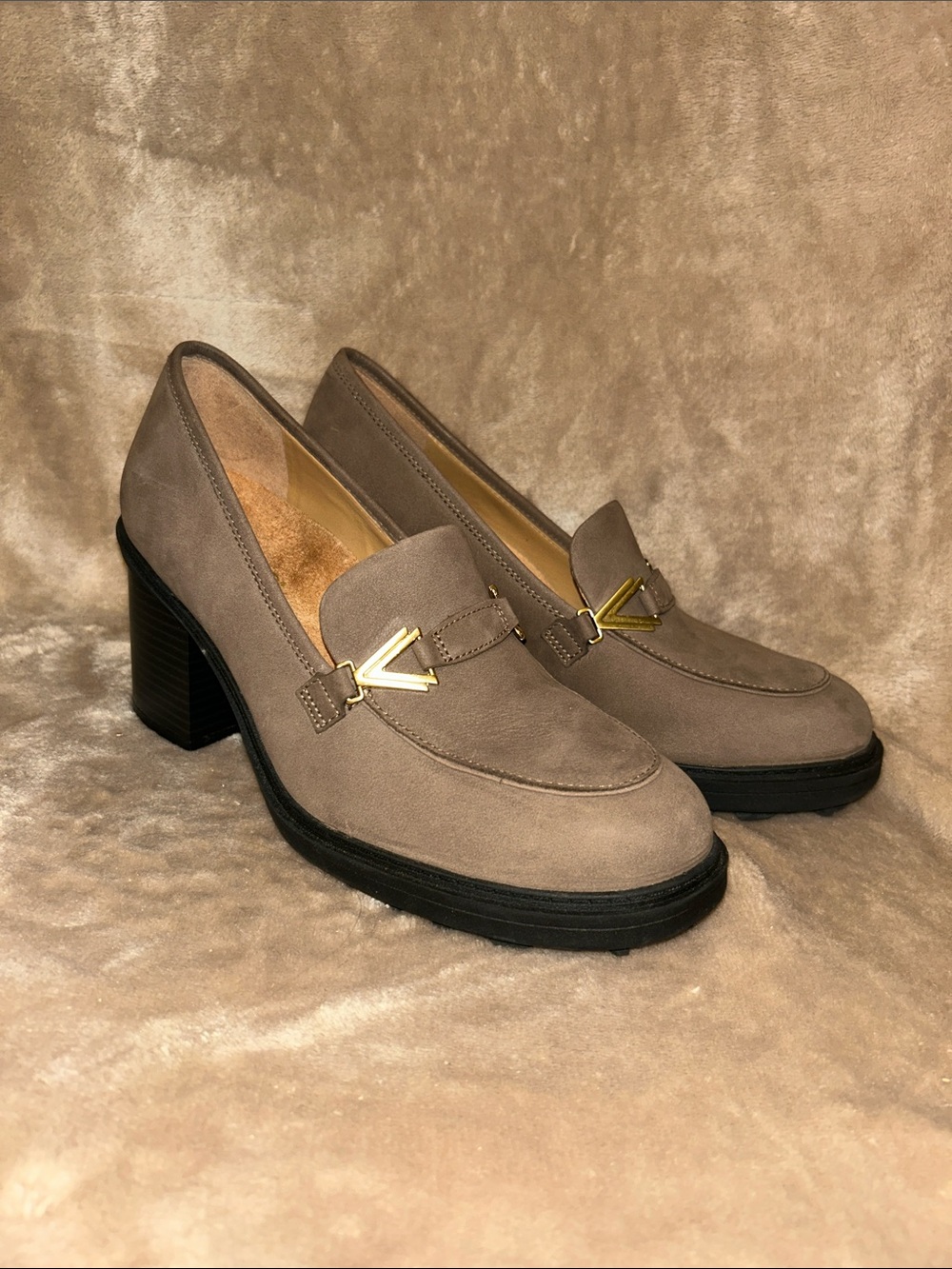 Vionic Tiburon Taupe Suede Driftwood Block Heel Lug Sole Loafers Gold Accent 8.5